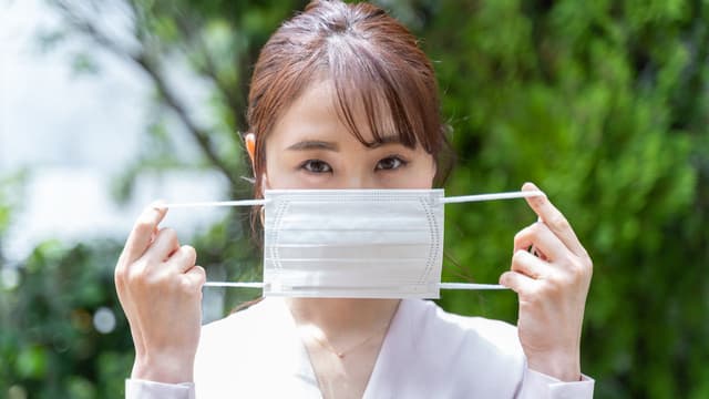 風邪はいつまでうつる？潜伏期間や感染ルート、感染対策を解説