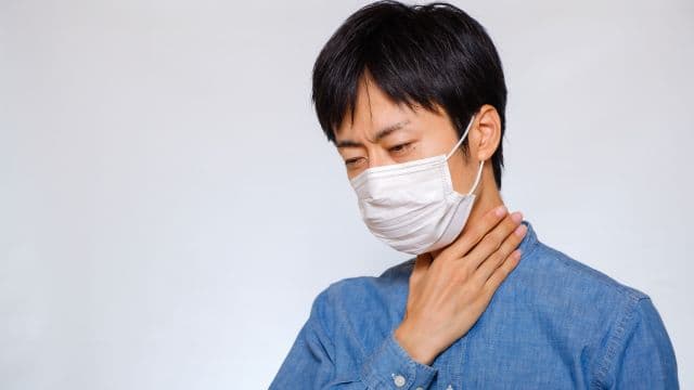 これは風邪？熱がないのに喉が痛い理由や対処法を解